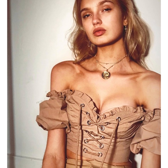 🆕Hayden Nude Lace Up Off the Shoulder Crop Top - Picture 3 of 7